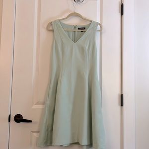 BANANA REPUBLIC MINT GREEN DRESS - SIZE 8